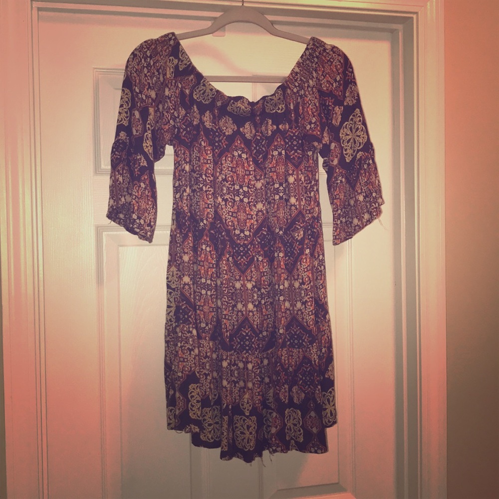 Nice Top or Can be worn as short dress.